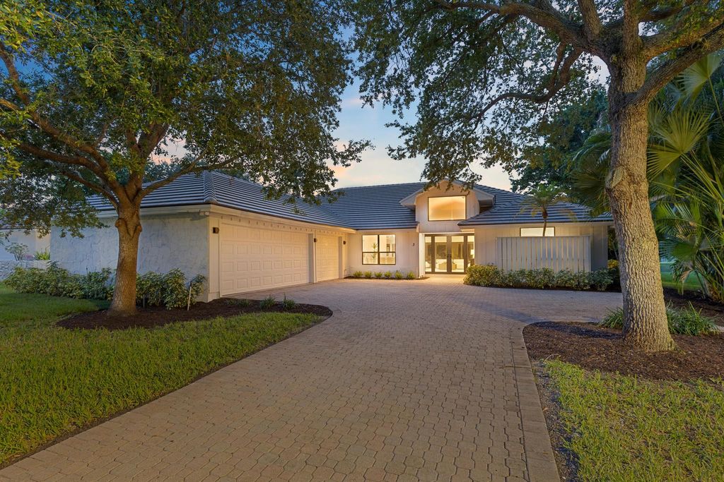 Photo of 3 Aiden Court, Palm Beach Gardens, FL 33418 (MLS # R11122586)