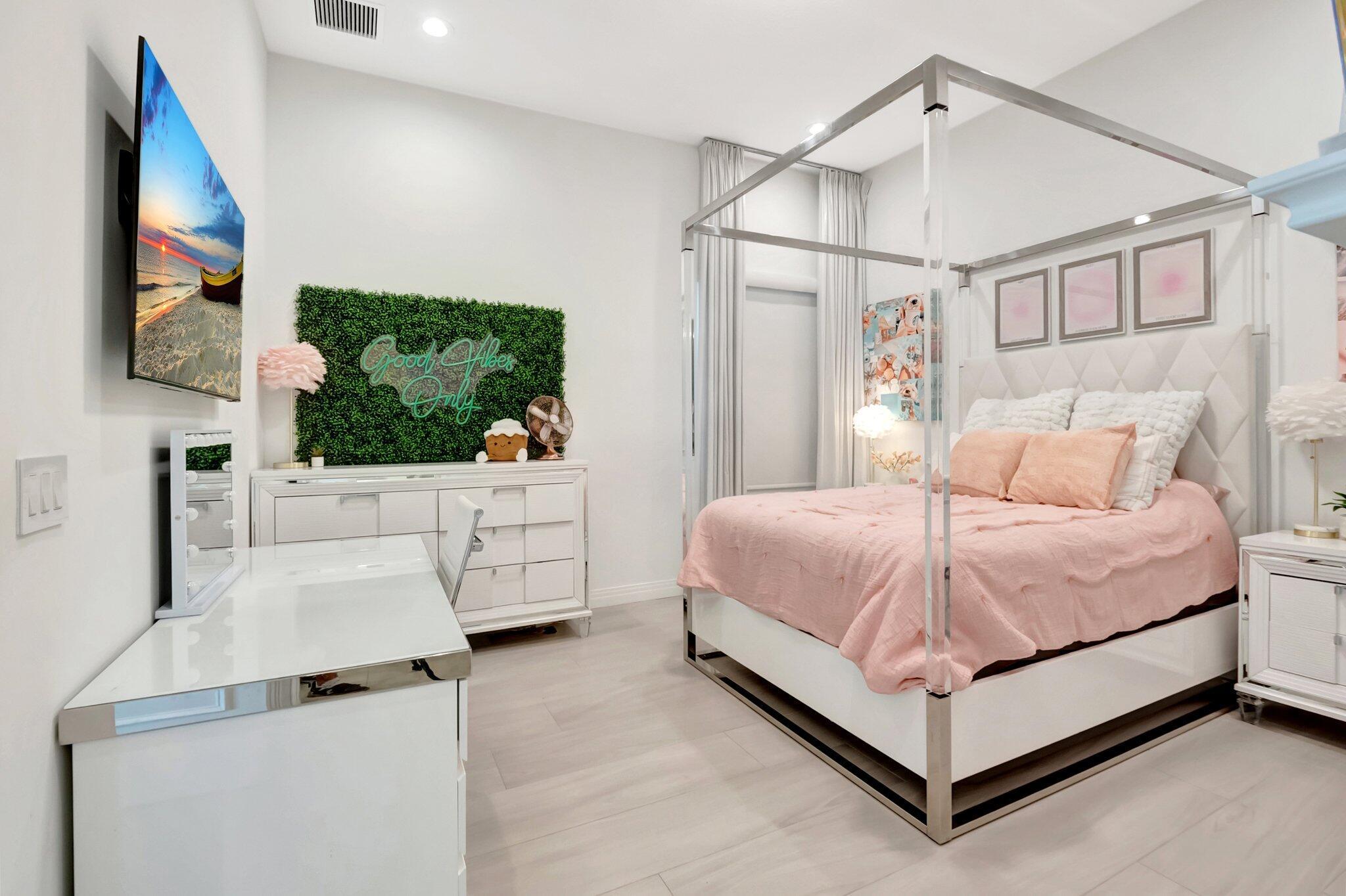 BOCA BRIDGES - Residential