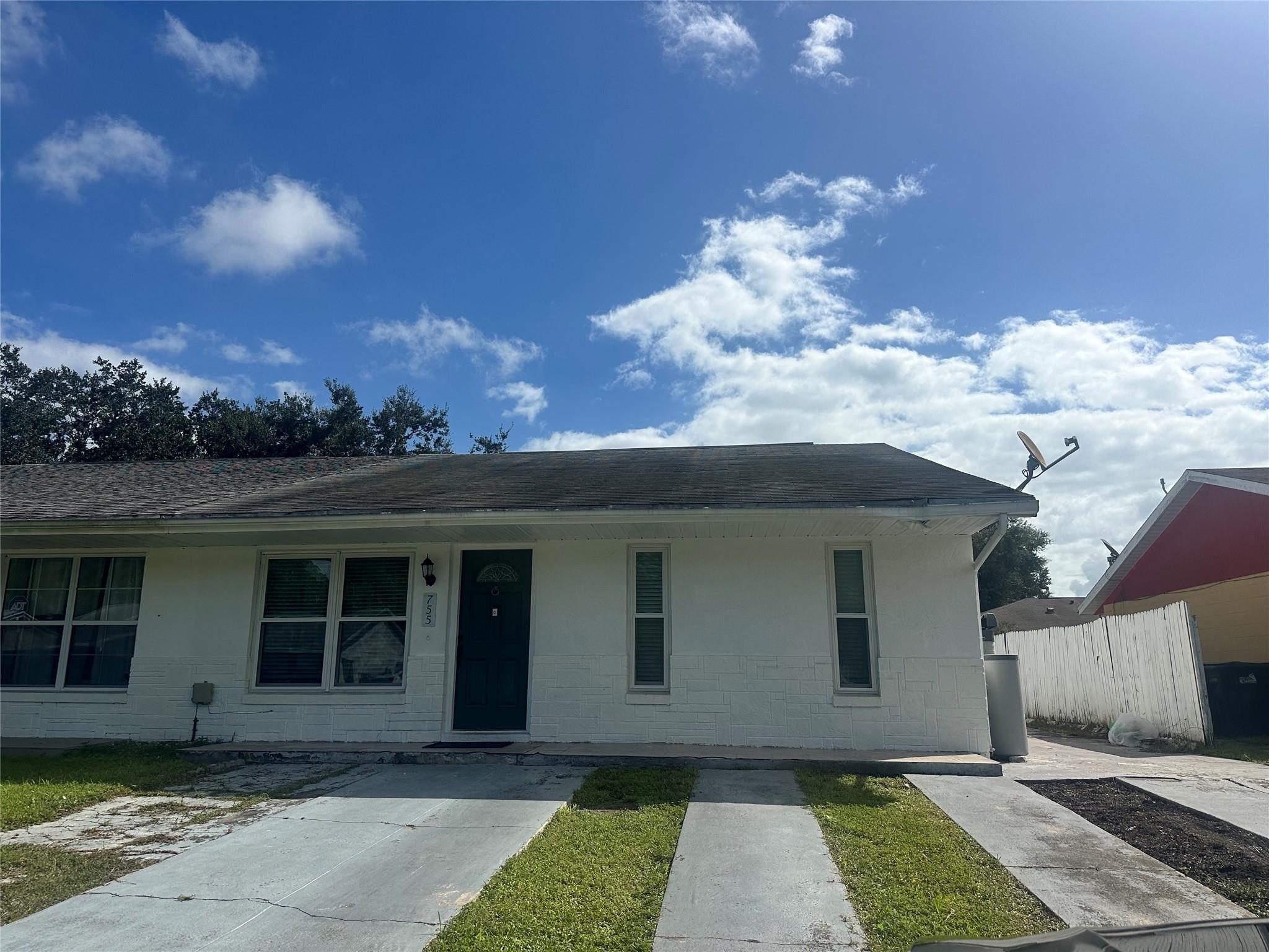 Excellent opportunity to own in East Orlando. Rarely available 3BD/2BA half-duplex in Quail Hollow at Rio Pinar! Enjoy peace of mind with a whole-home generator (2019), impact windows and doors (2019), and a whole home water filtration system (2019). The bright eat in kitchen features Corian countertops and plenty of storage. Enjoy relaxing in the evenings in the enclosed patio or entertaining in the spacious yard with room to garden. Updated electrical panel (2015), Washer (2024) and ample parking add convenience. Minutes to Hwy 408, AdventHealth,Publix, Starbucks,  Downtown Orlando, and shopping! Schedule your appointment today!