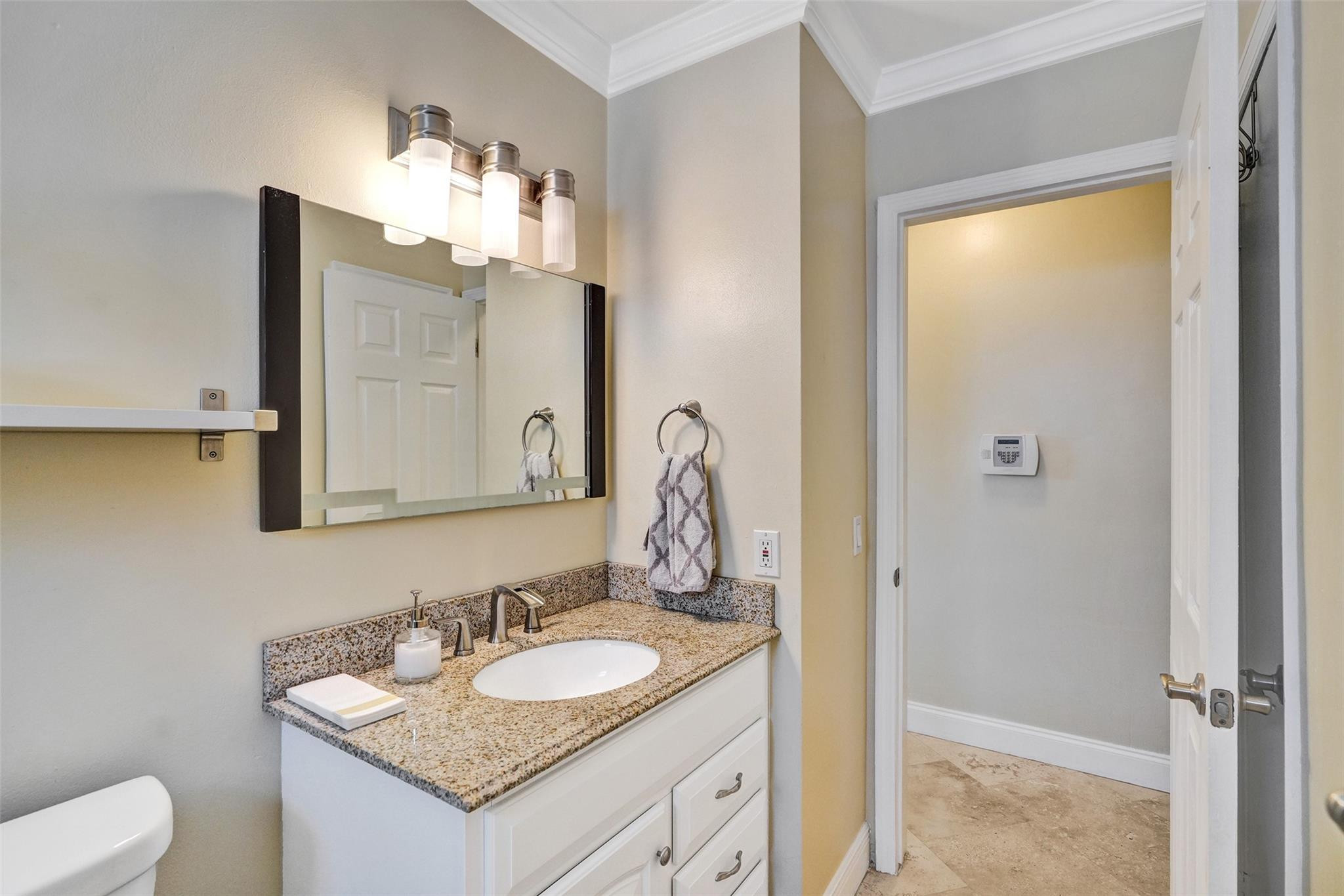 Hollywood Hills 6-22 B - Residential