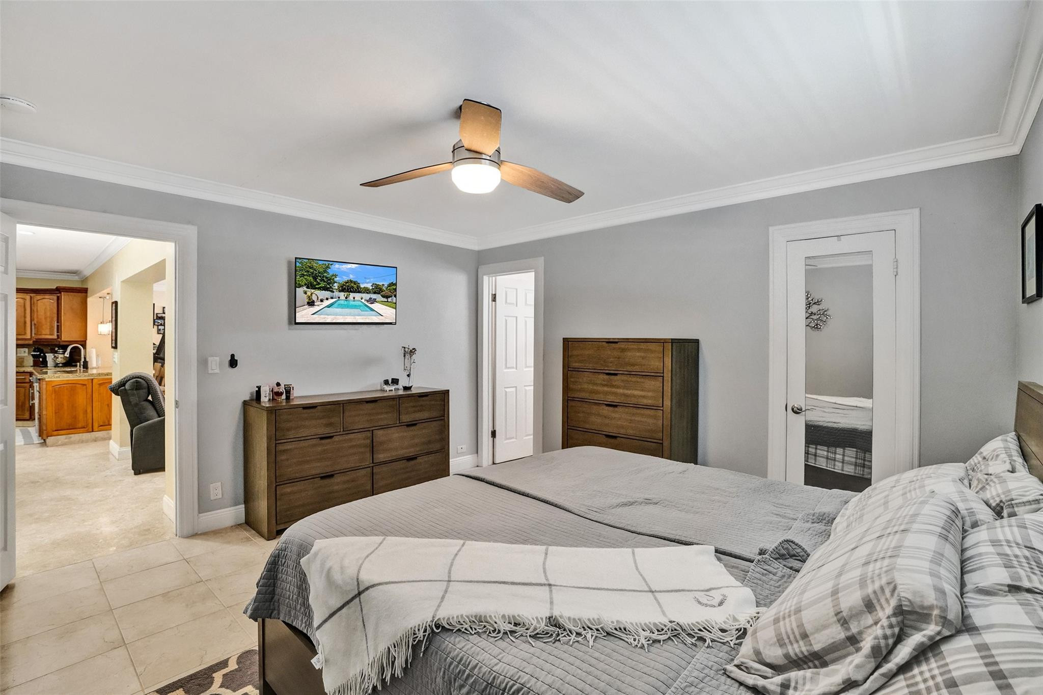 Hollywood Hills 6-22 B - Residential