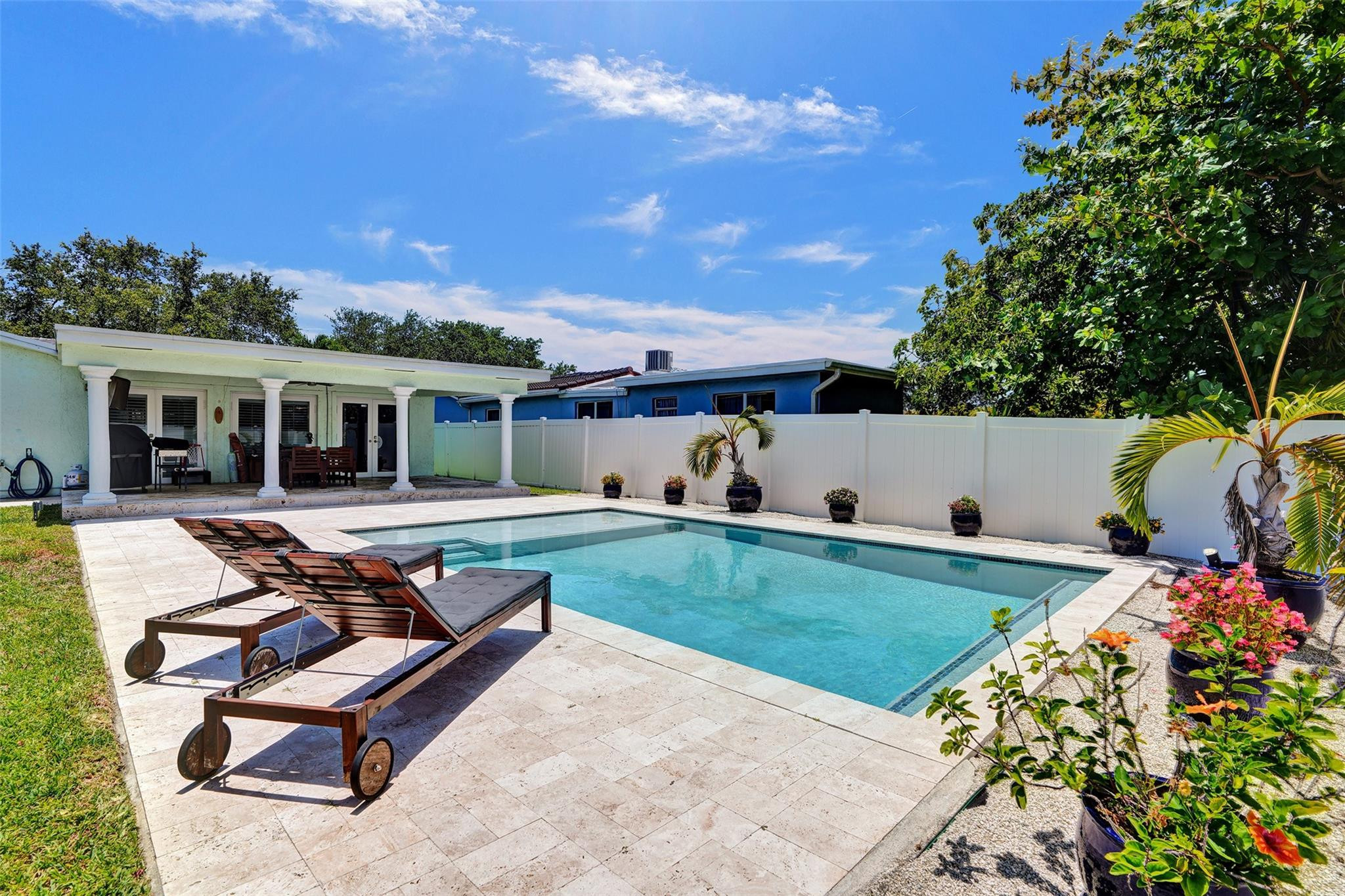 Hollywood Hills 6-22 B - Residential