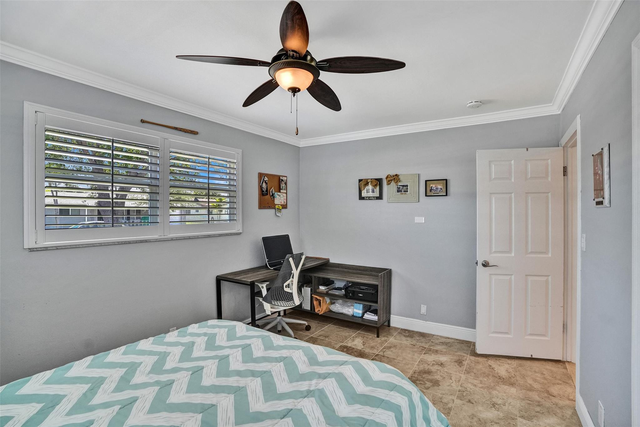 Hollywood Hills 6-22 B - Residential