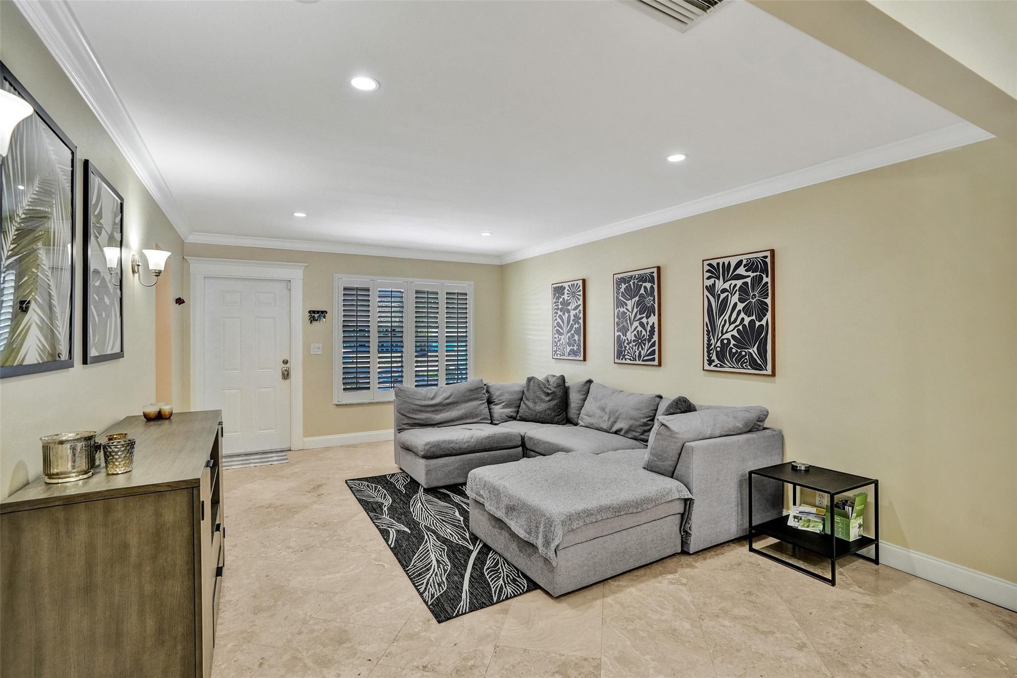 Hollywood Hills 6-22 B - Residential