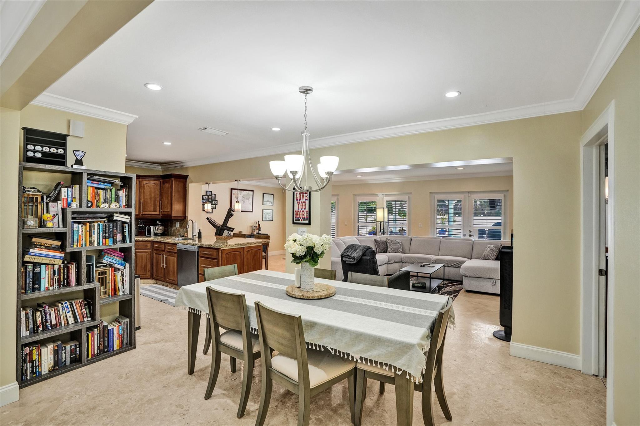 Hollywood Hills 6-22 B - Residential