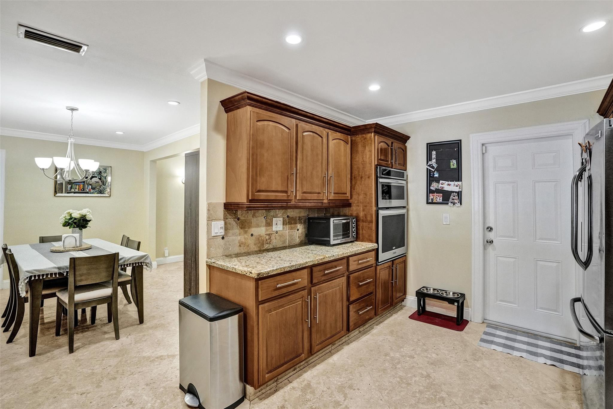 Hollywood Hills 6-22 B - Residential