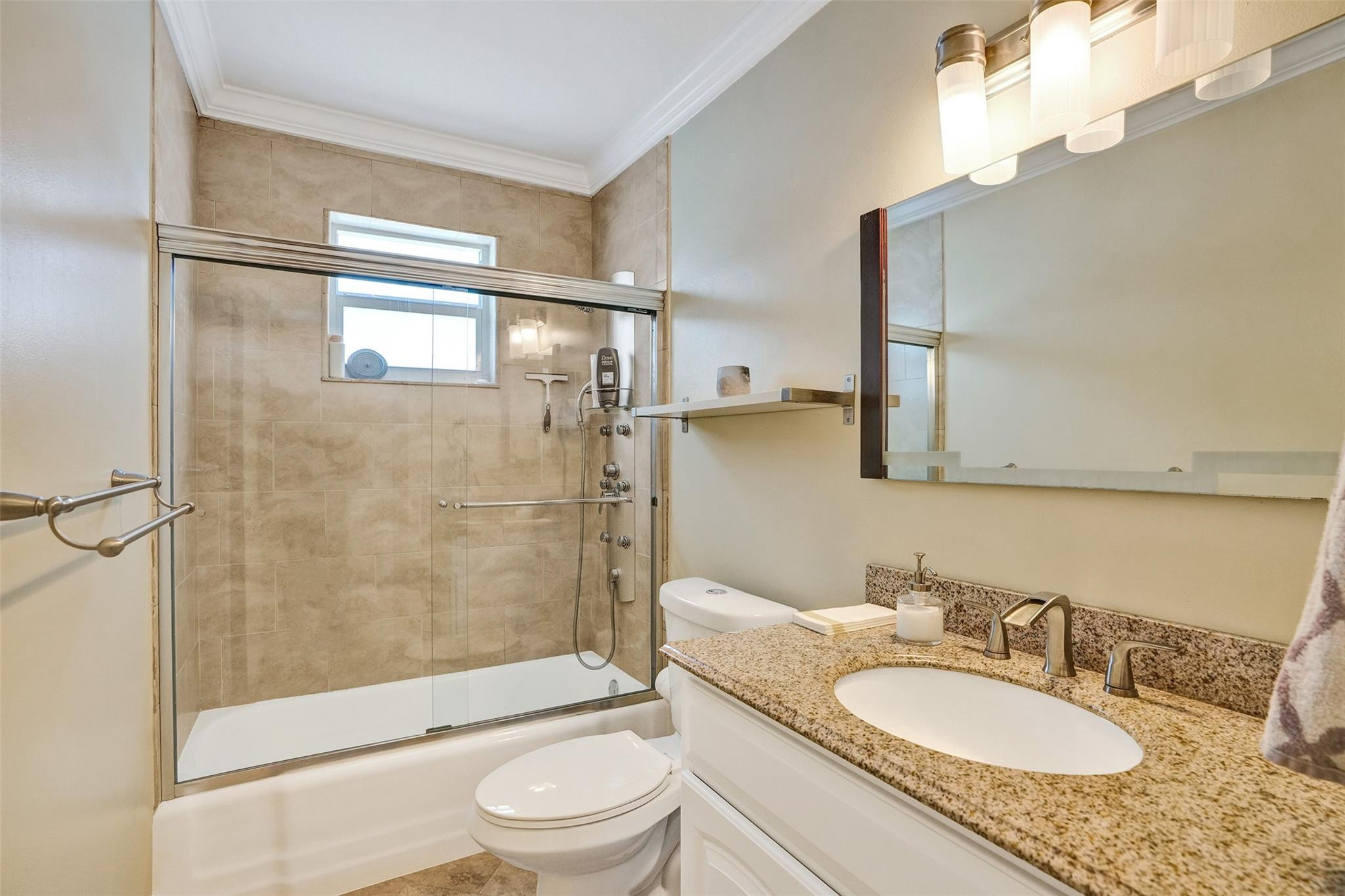 Hollywood Hills 6-22 B - Residential