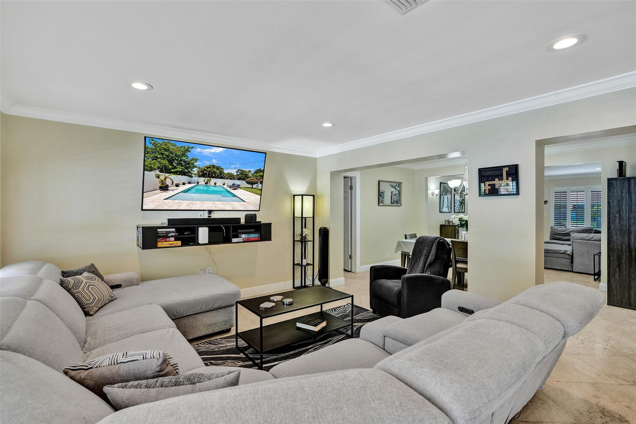 Hollywood Hills 6-22 B - Residential