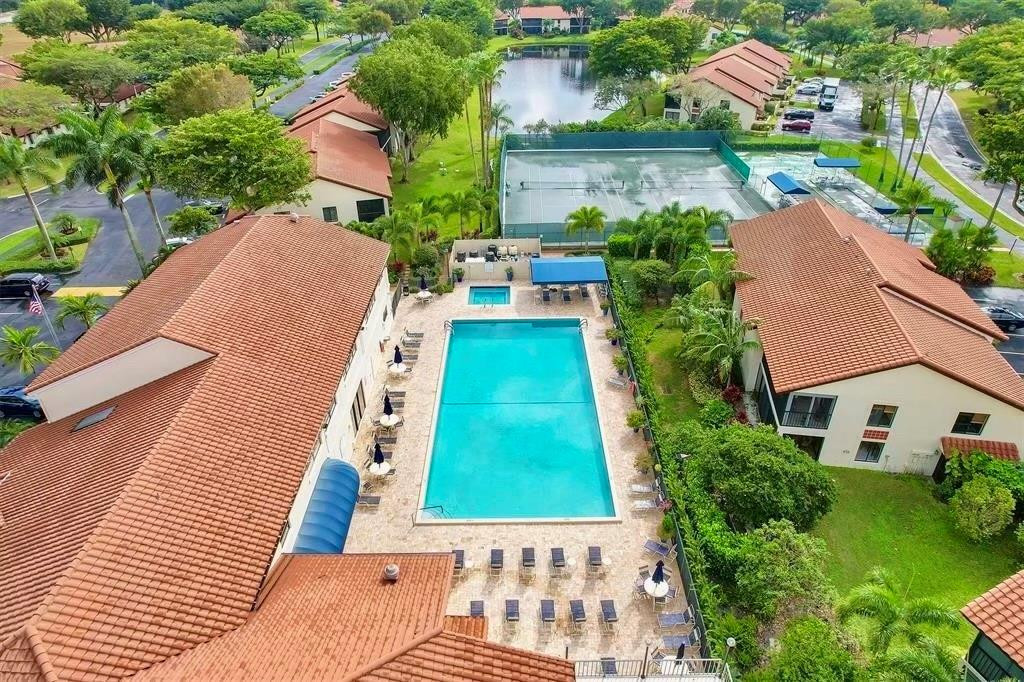 PALM CHASE CONDO - Residential