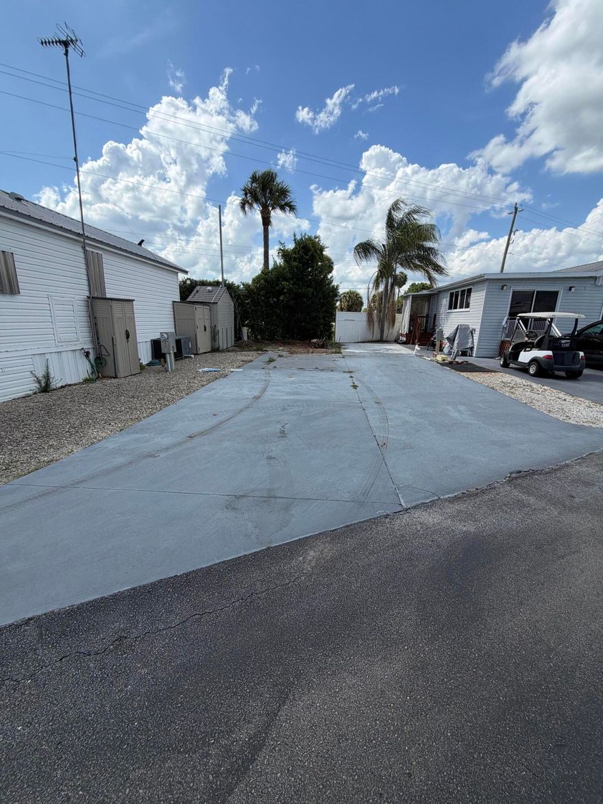 Big O RV Resort- Vacant Lot-Nice trees on back of property for privacy.  Active lifestyles in a gated 55+ community. Heated pool, Huge clubhouse and recreational hall for your enjoyment- billiards, card games and much more. Boat ramp in the park, on the rim canal with access to Lake Okeechobee. w/ fish cleaning station. Shopping & restaurants nearby. Brand new Brighton Bay Casino 25 minutes away will not disappoint!