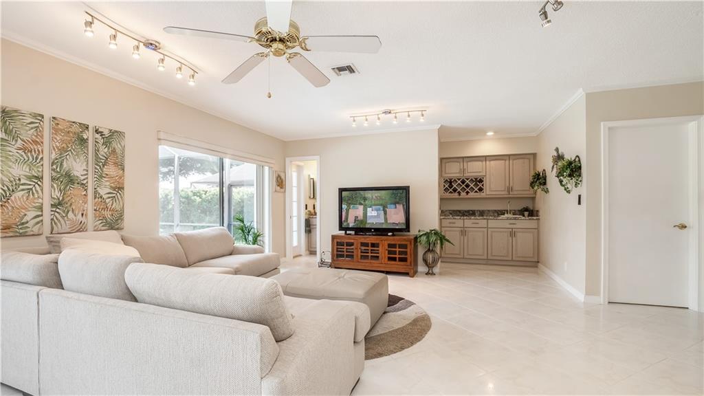 Jacaranda Area 12-C 76-12 - Residential