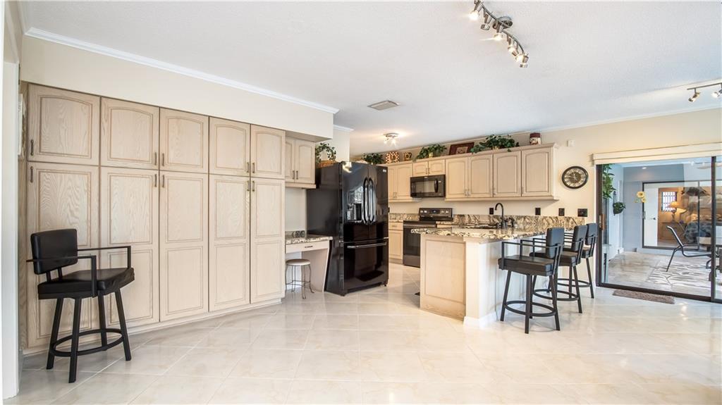 Jacaranda Area 12-C 76-12 - Residential