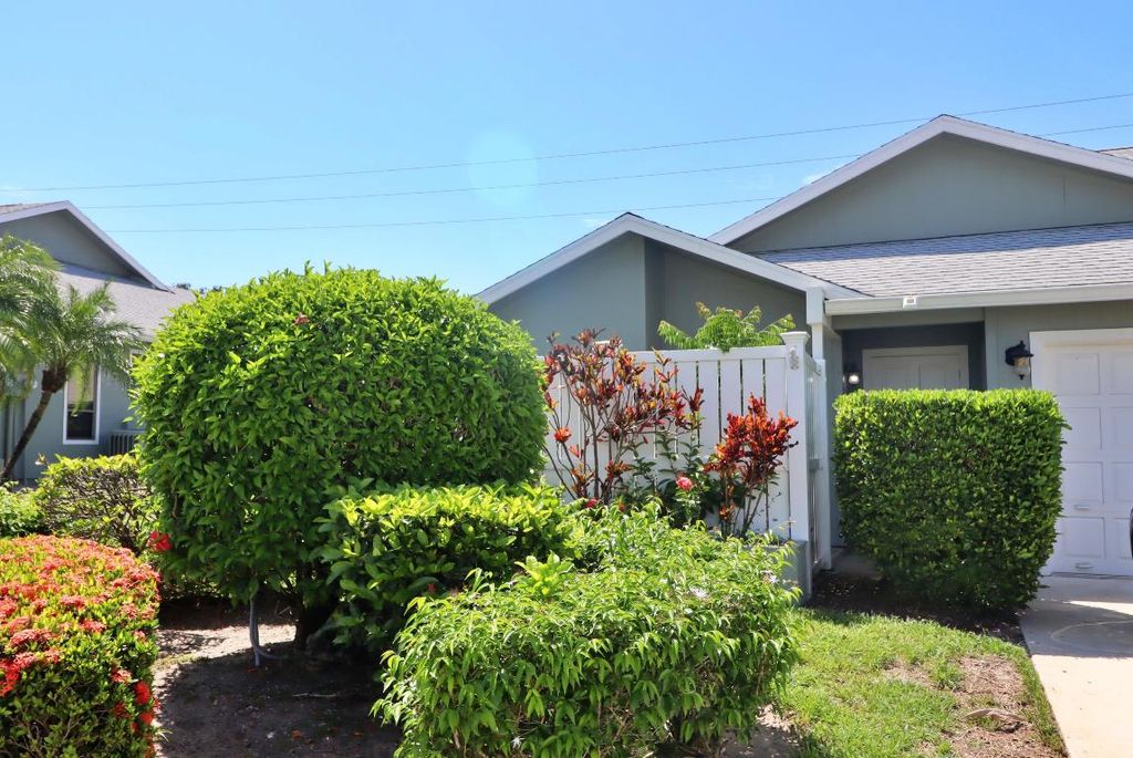 Photo of 6676 SE Yorktown Drive, Hobe Sound, FL 33455 (MLS # R11111378)