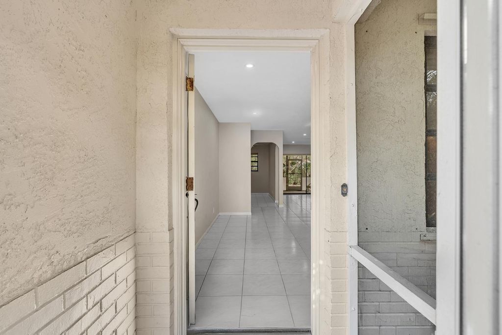 Photo of 321 SW 30th Terrace, Deerfield Beach, FL 33442 (MLS # B26033695)
