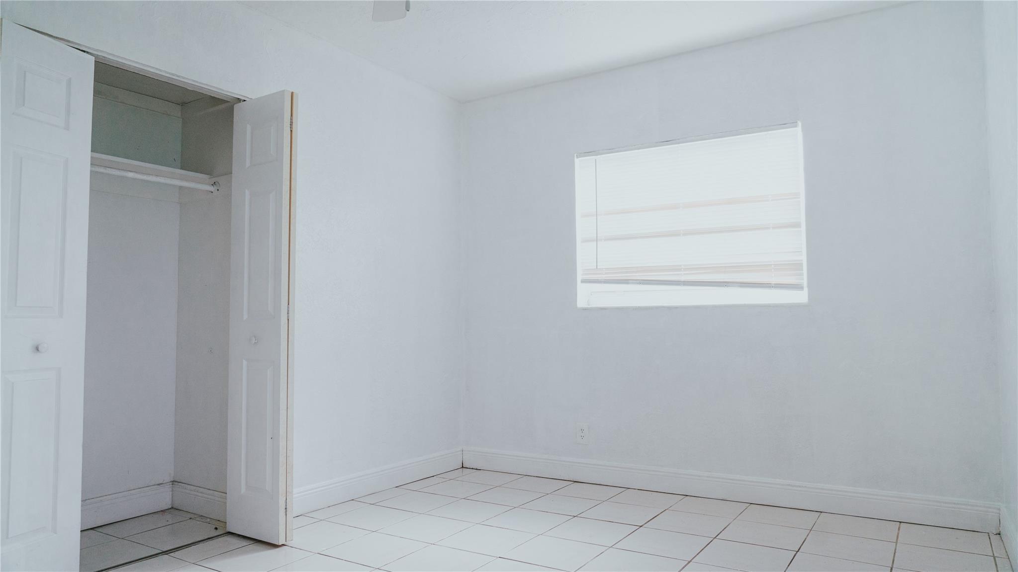 COME AND SEE THAT 4 BEDROOMS and 2 baths IN NORTH LAUDERDALE excellent condition
ready to move.