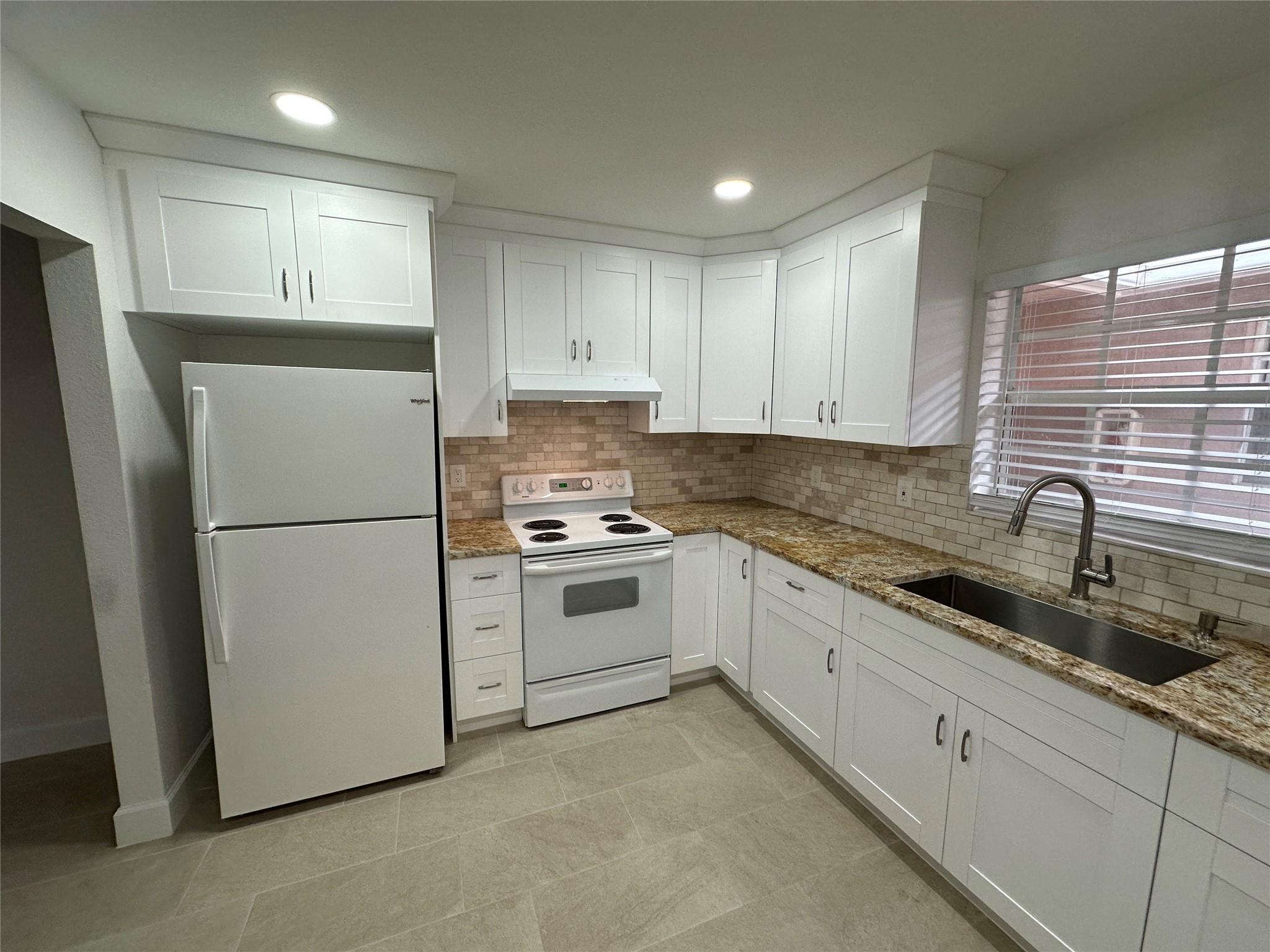 CORAL SPRINGS SUB NO 1 - Residential Lease