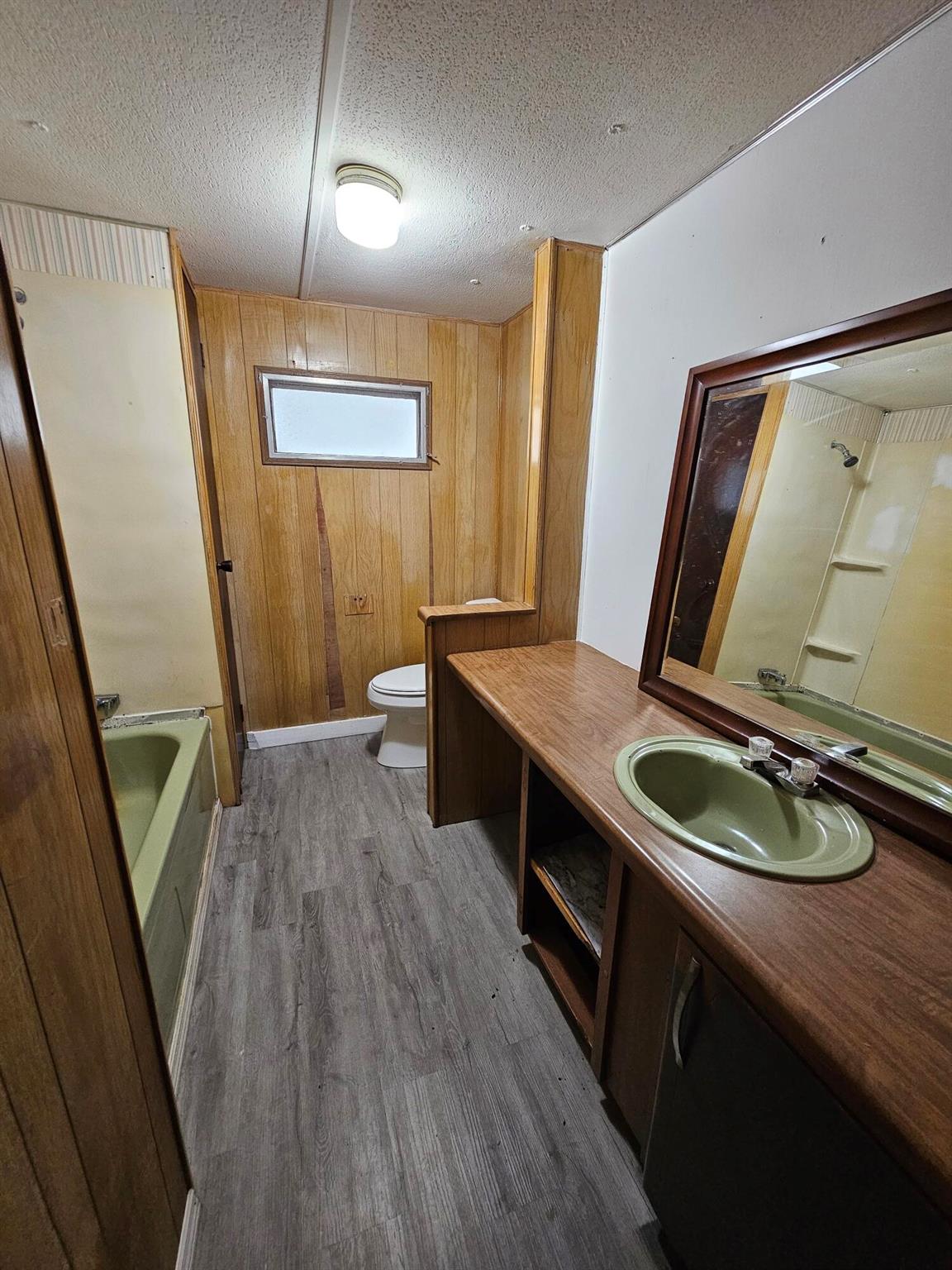 TREASURE ISLAND - Residential Lease