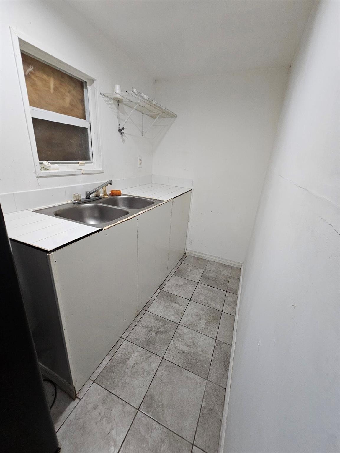 TREASURE ISLAND - Residential Lease
