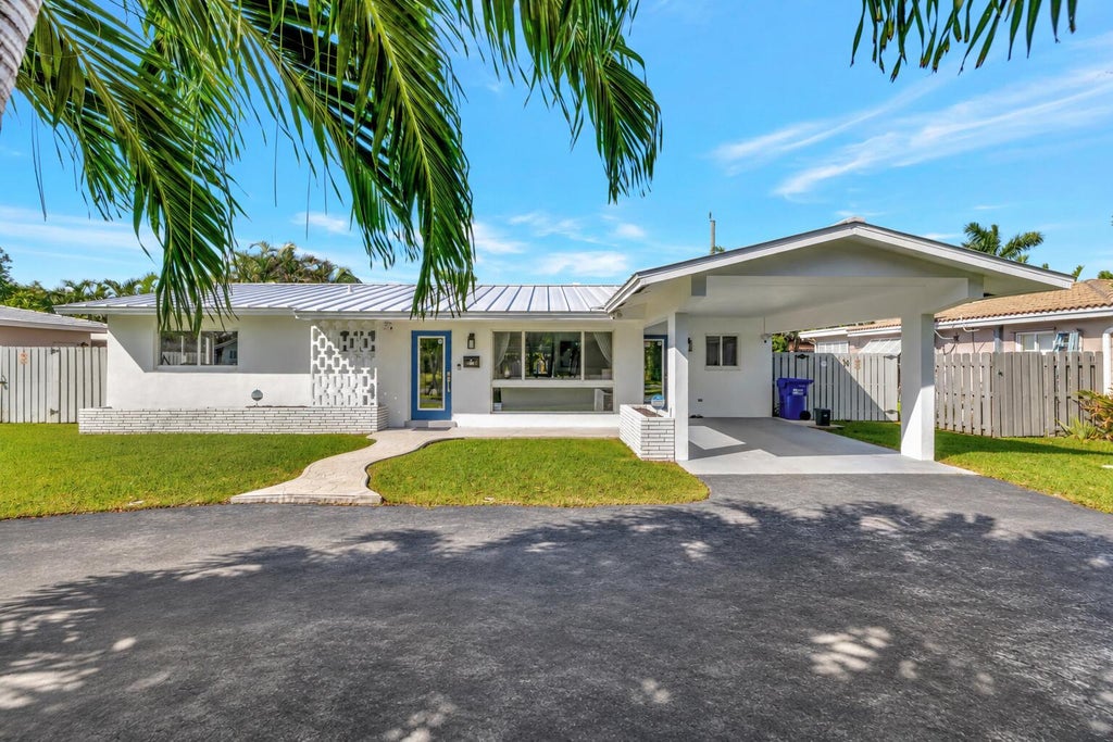 Photo of 613 NE 25TH Avenue, Pompano Beach, FL 33062 (MLS # B26083750)
