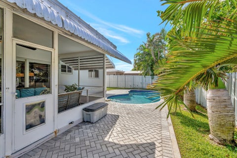 Tiny photo for 613 NE 25TH Avenue, Pompano Beach, FL 33062 (MLS # B26083750)