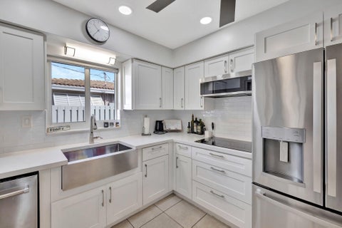 Tiny photo for 613 NE 25TH Avenue, Pompano Beach, FL 33062 (MLS # B26083750)