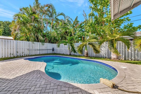 Tiny photo for 613 NE 25TH Avenue, Pompano Beach, FL 33062 (MLS # B26083750)