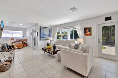 Tiny photo for 613 NE 25TH Avenue, Pompano Beach, FL 33062 (MLS # B26083750)