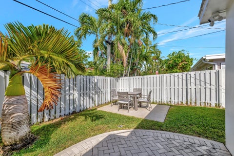 Tiny photo for 613 NE 25TH Avenue, Pompano Beach, FL 33062 (MLS # B26083750)