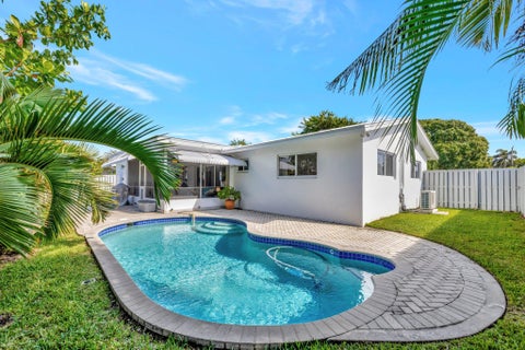 Tiny photo for 613 NE 25TH Avenue, Pompano Beach, FL 33062 (MLS # B26083750)