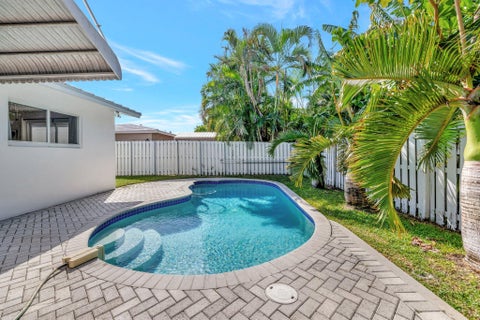 Tiny photo for 613 NE 25TH Avenue, Pompano Beach, FL 33062 (MLS # B26083750)