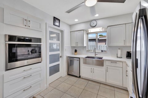 Tiny photo for 613 NE 25TH Avenue, Pompano Beach, FL 33062 (MLS # B26083750)