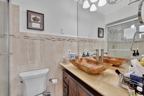 Tiny photo for 613 NE 25TH Avenue, Pompano Beach, FL 33062 (MLS # B26083750)