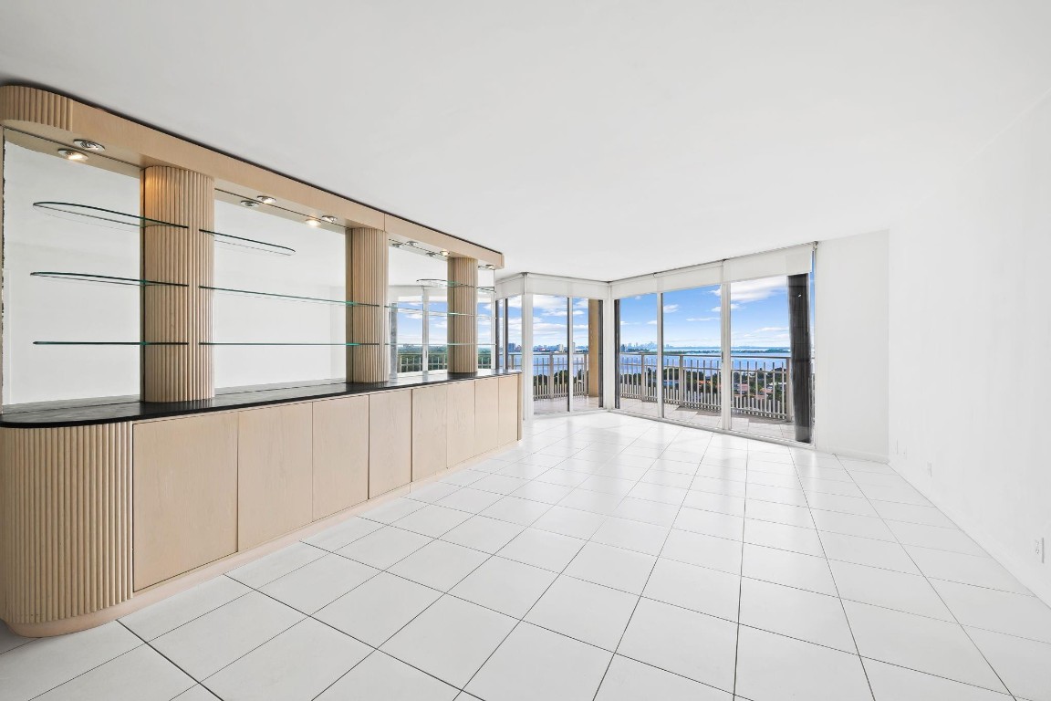 1000 Quayside Terrace 1606