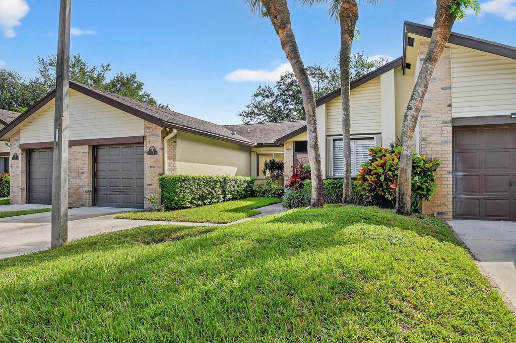 Photo of 113 Ramblewood Circle, Royal Palm Beach, FL 33411 (MLS # R11127093)