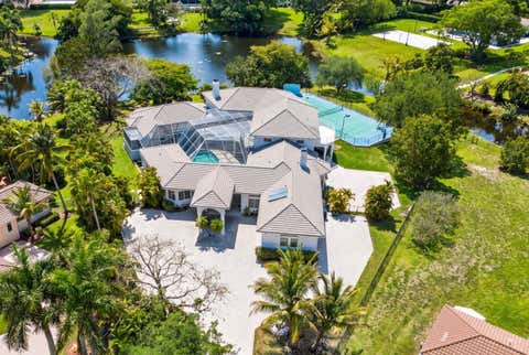 Photo of 4010 NW 100th Avenue, Coral Springs, FL 33065 (MLS # B26024368)
