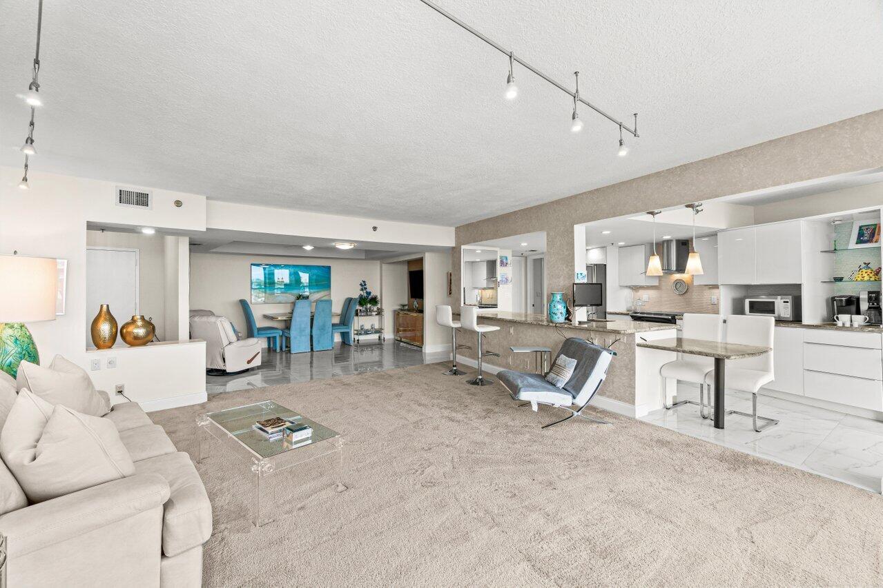 BRAEMAR ISLE CONDO - Residential