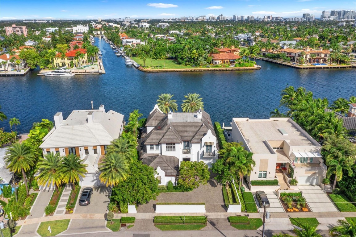 RIO VISTA ISLES - Residential