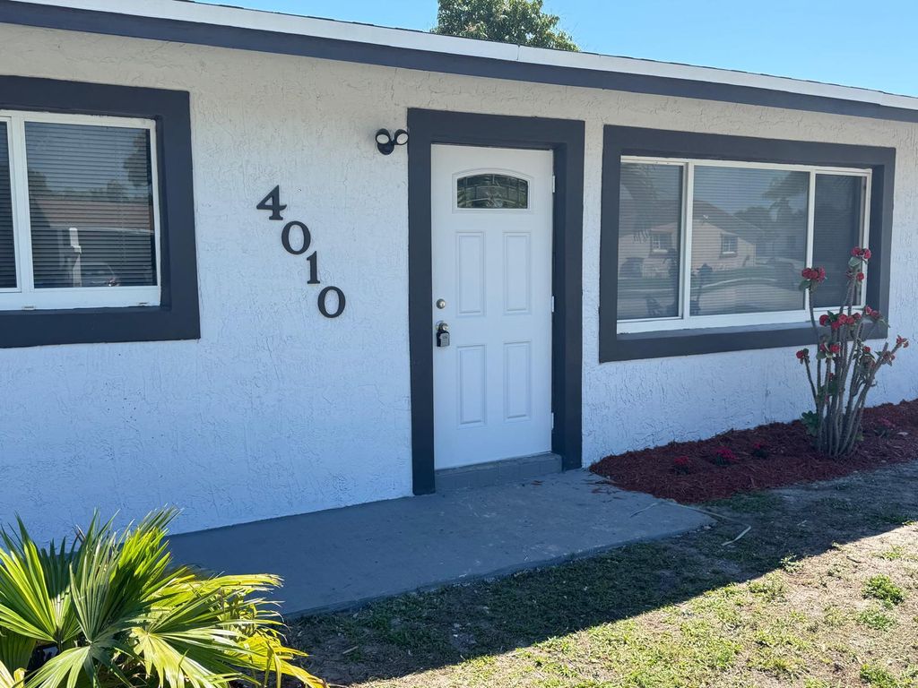Photo of 4010 NE 6th Avenue, Deerfield Beach, FL 33064 (MLS # B26007021)