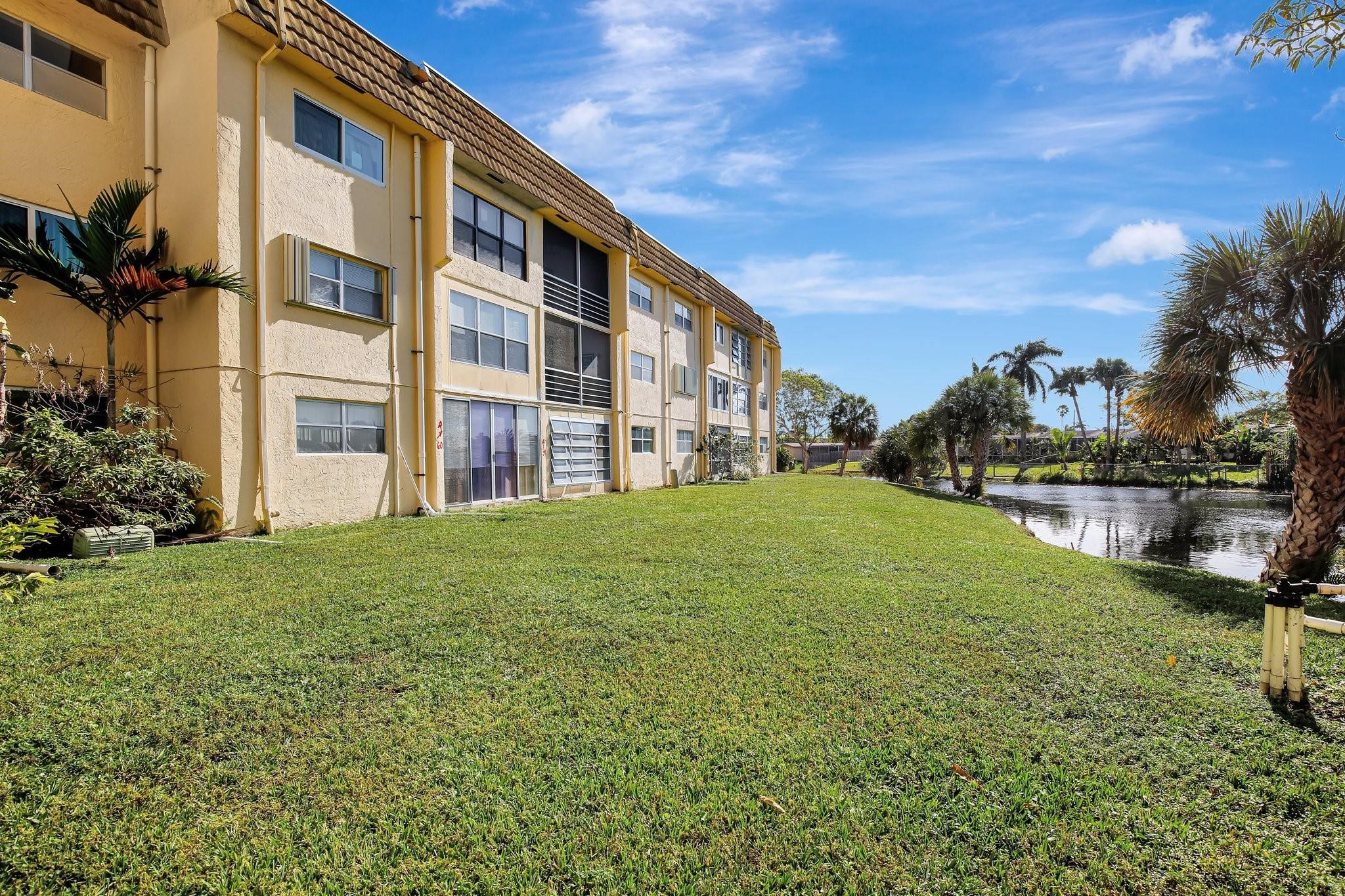 SUNRISE LAKES 38 CONDO - Residential Lease