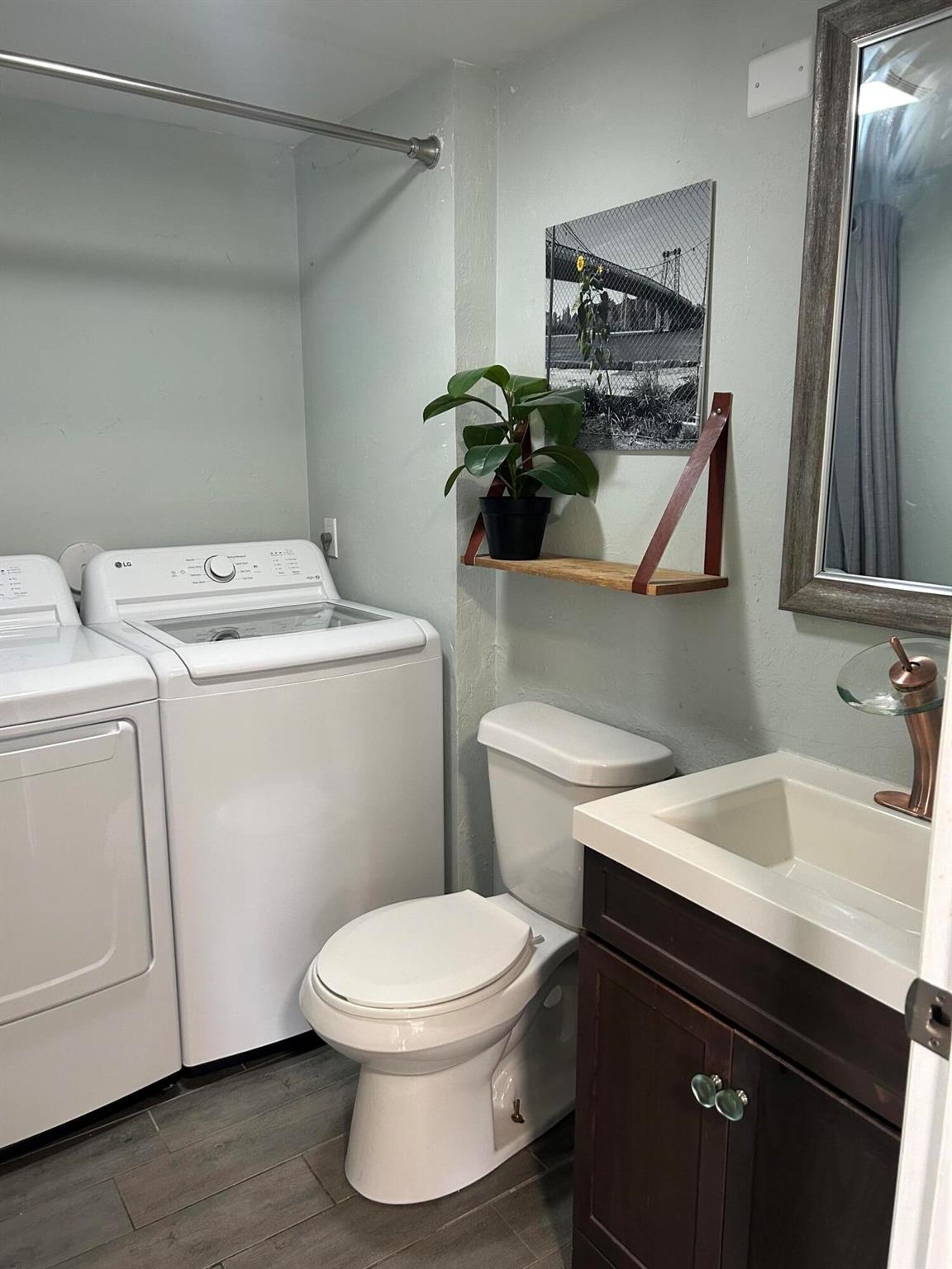 WELLESLEY AT LAKE CLARKE - Residential