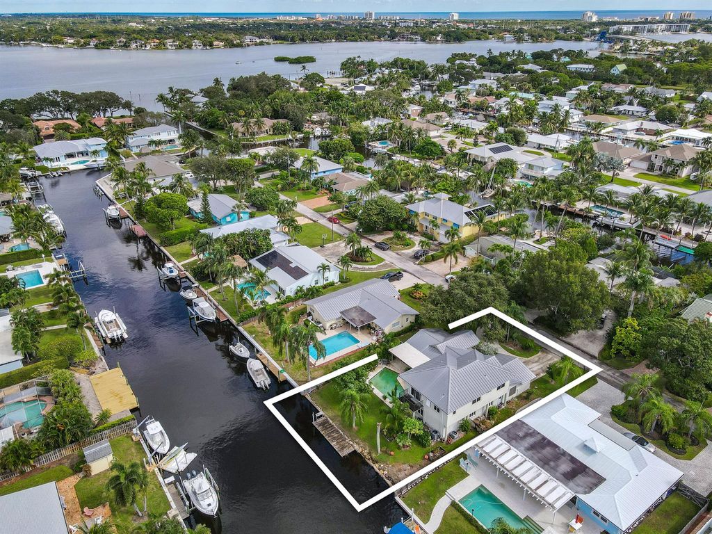 Photo of 916 N Loxahatchee Drive, Jupiter, FL 33458 (MLS # R10930608)