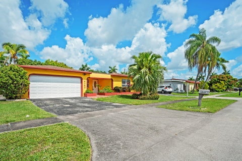 Tiny photo for 4245 NW 115th Avenue, Sunrise, FL 33323 (MLS # B26033313)