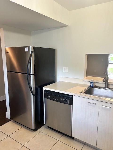 701 N Pine Island Rd 102