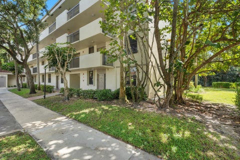 Tiny photo for 2908 S CARAMBOLA Circle S #106, Coconut Creek, FL 33066 (MLS # B26089244)