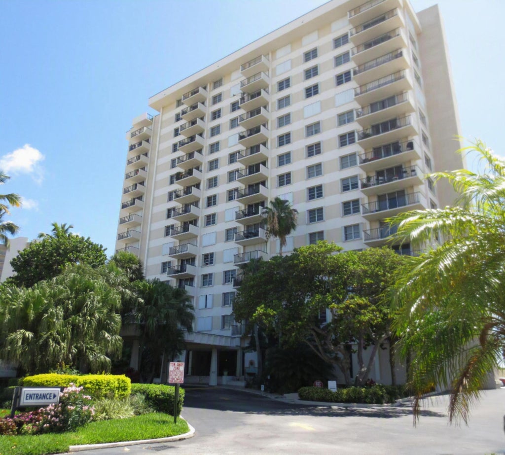 Photo of 1900 S OCEAN Boulevard #7J, Lauderdale By The Sea, FL 33062 (MLS # B26054216)