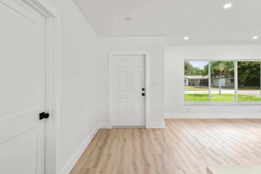 Photo of 970 SW 7TH Street, Boca Raton, FL 33486 (MLS # B26057518)