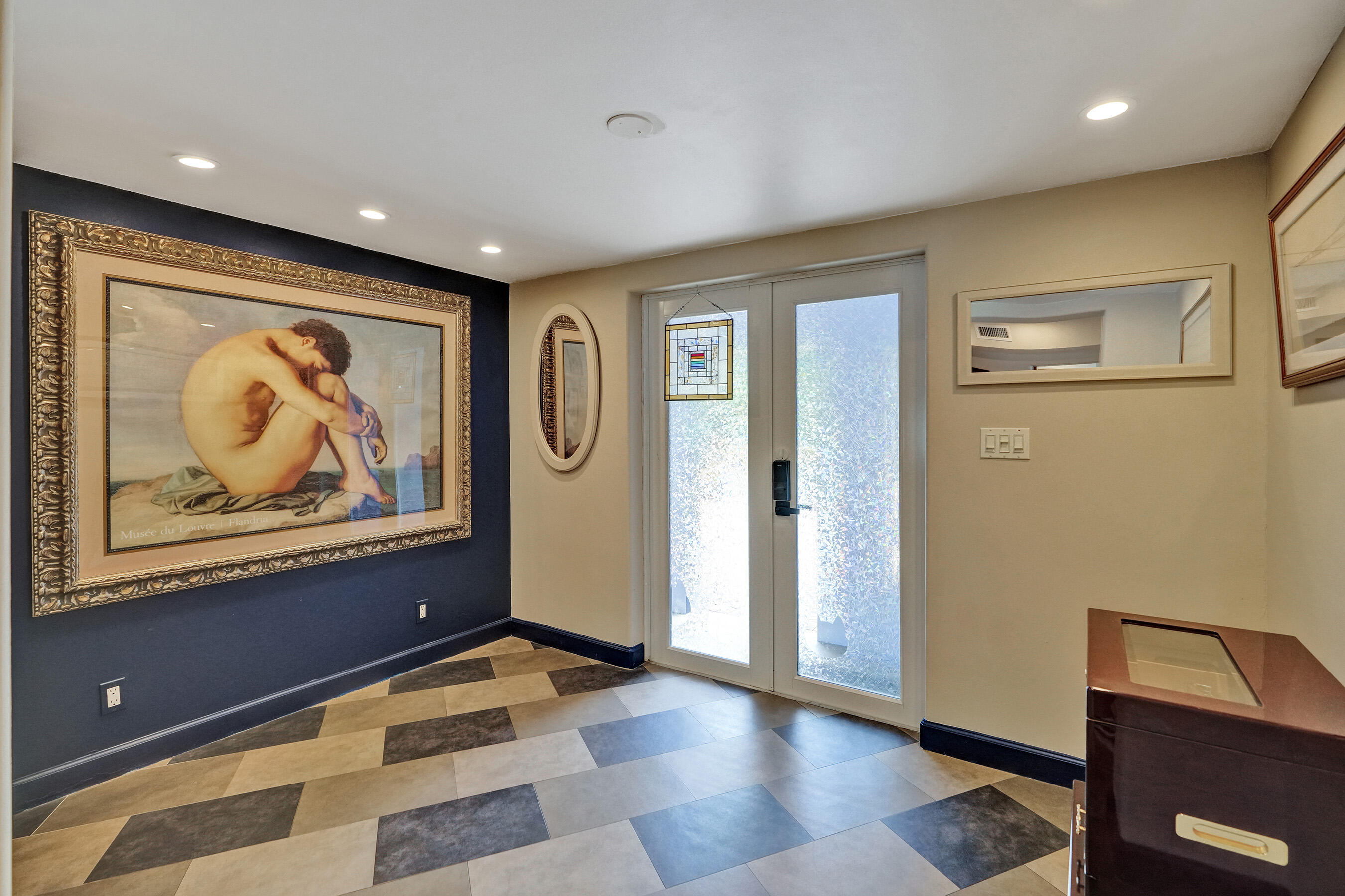 908 NE 16th Place