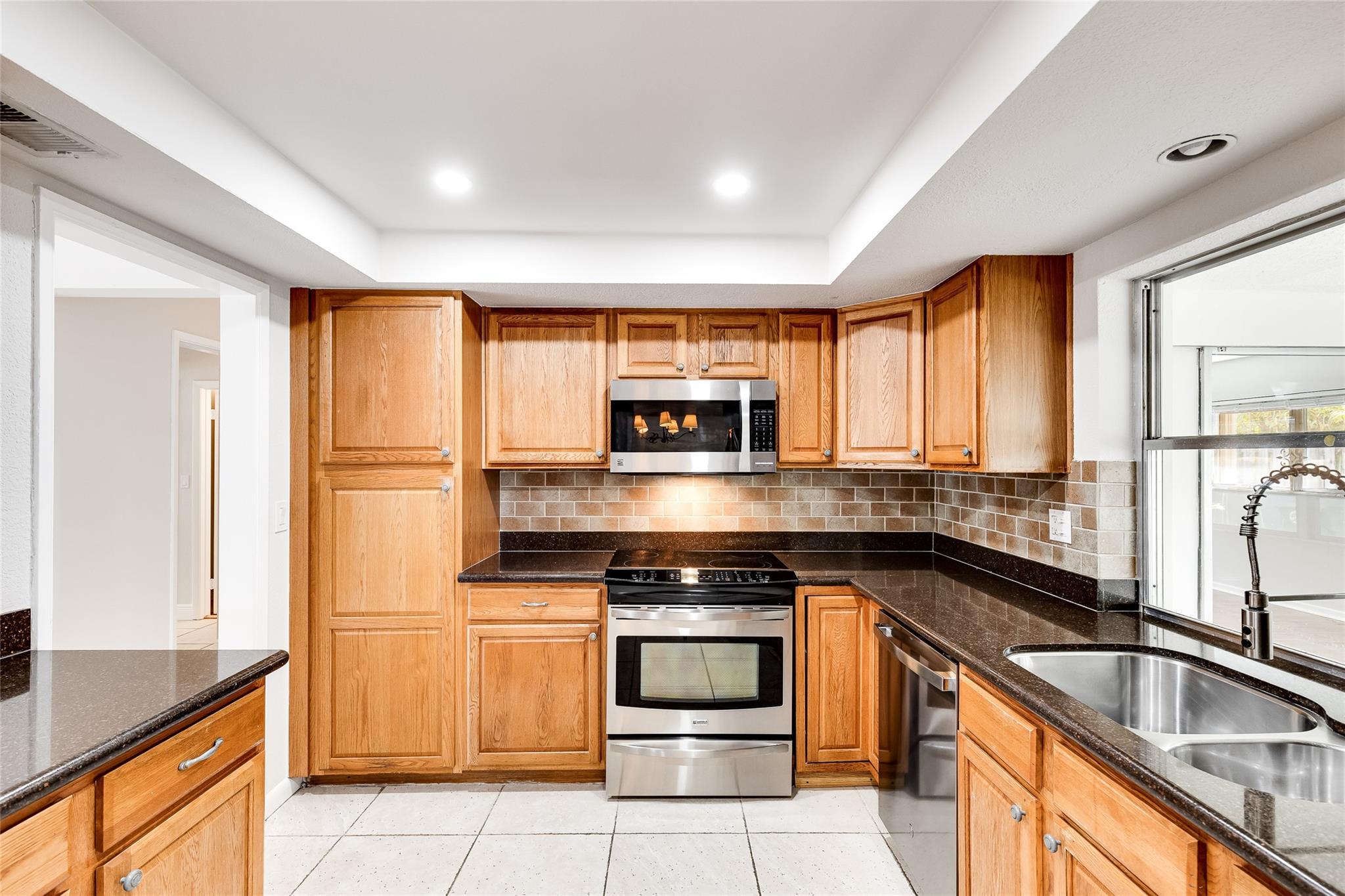 Lake Placid 35-23 B - Residential Lease