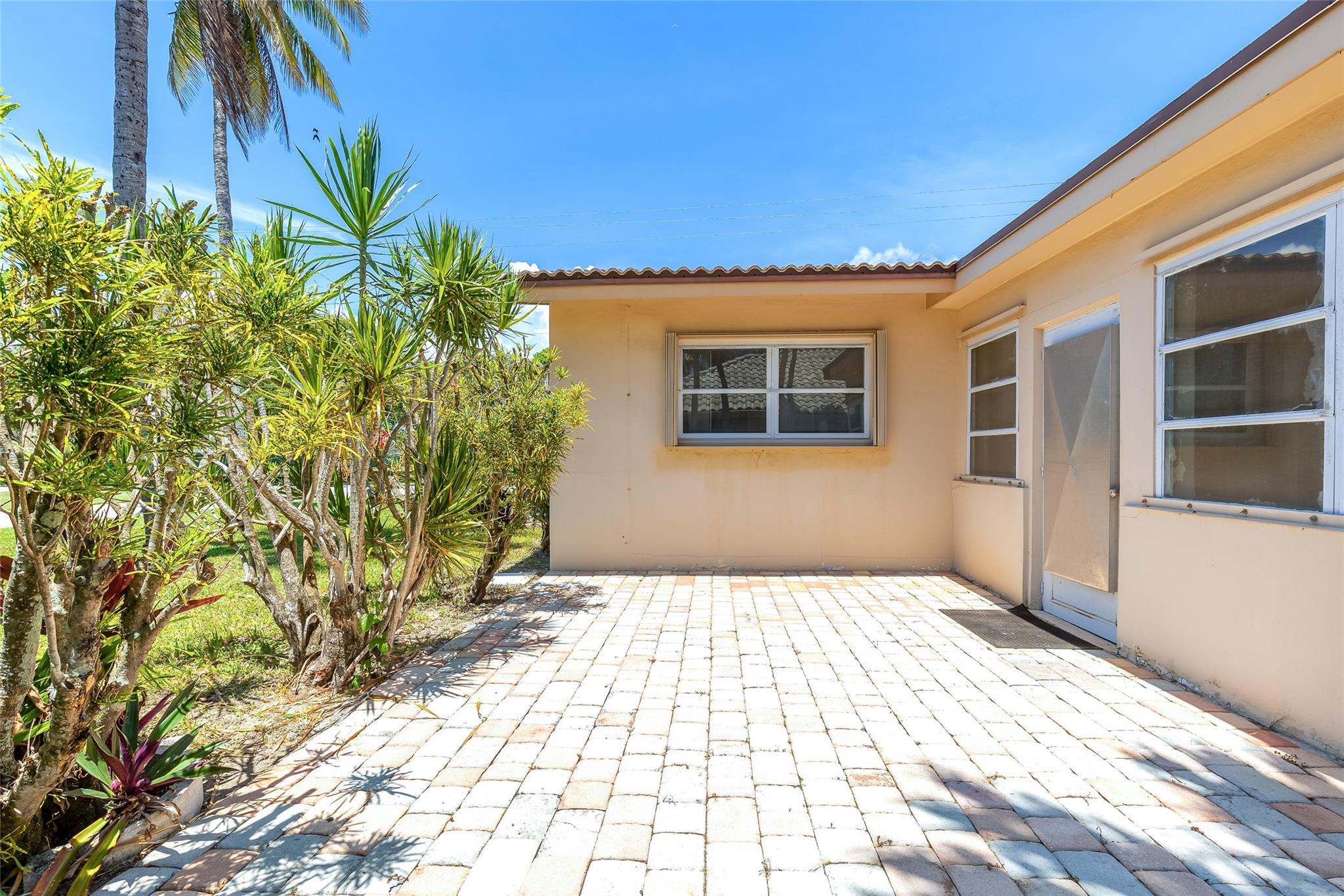 Lake Placid 35-23 B - Residential Lease