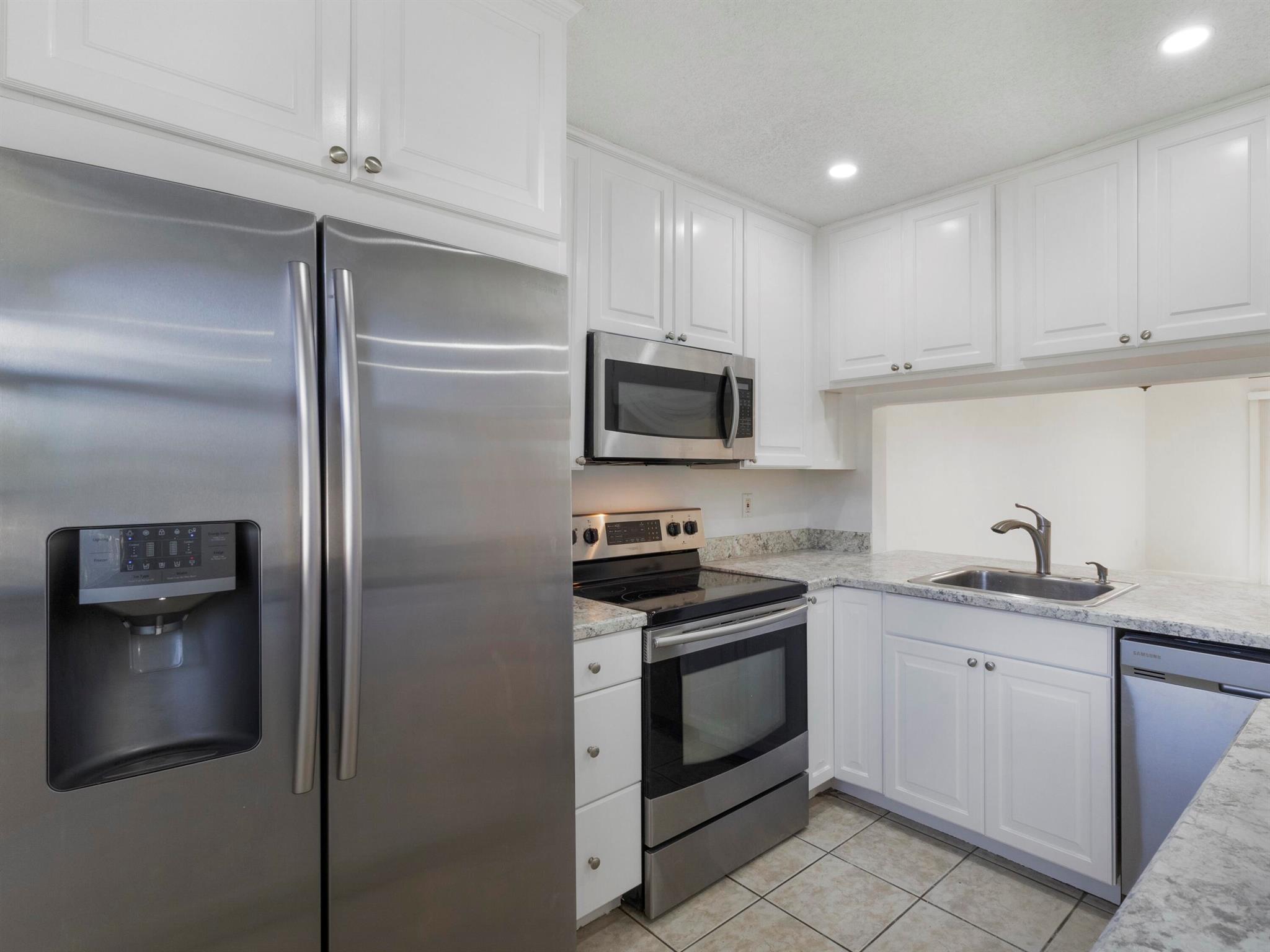 Pine Lake Condominium - Residential